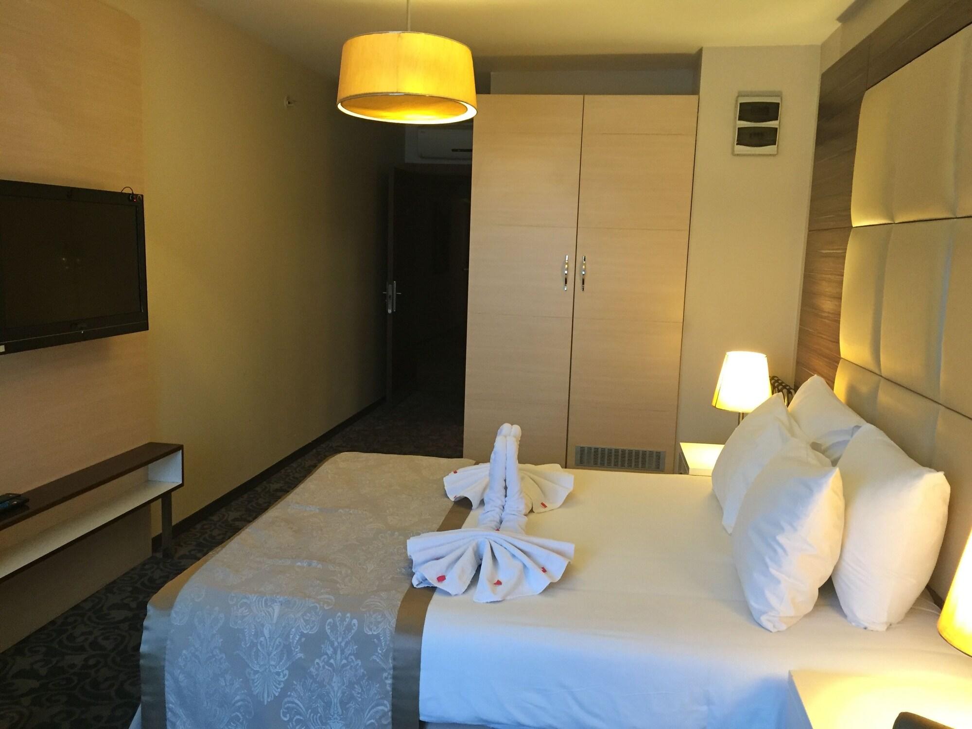 Derpa Hotel Istanbul Exteriör bild