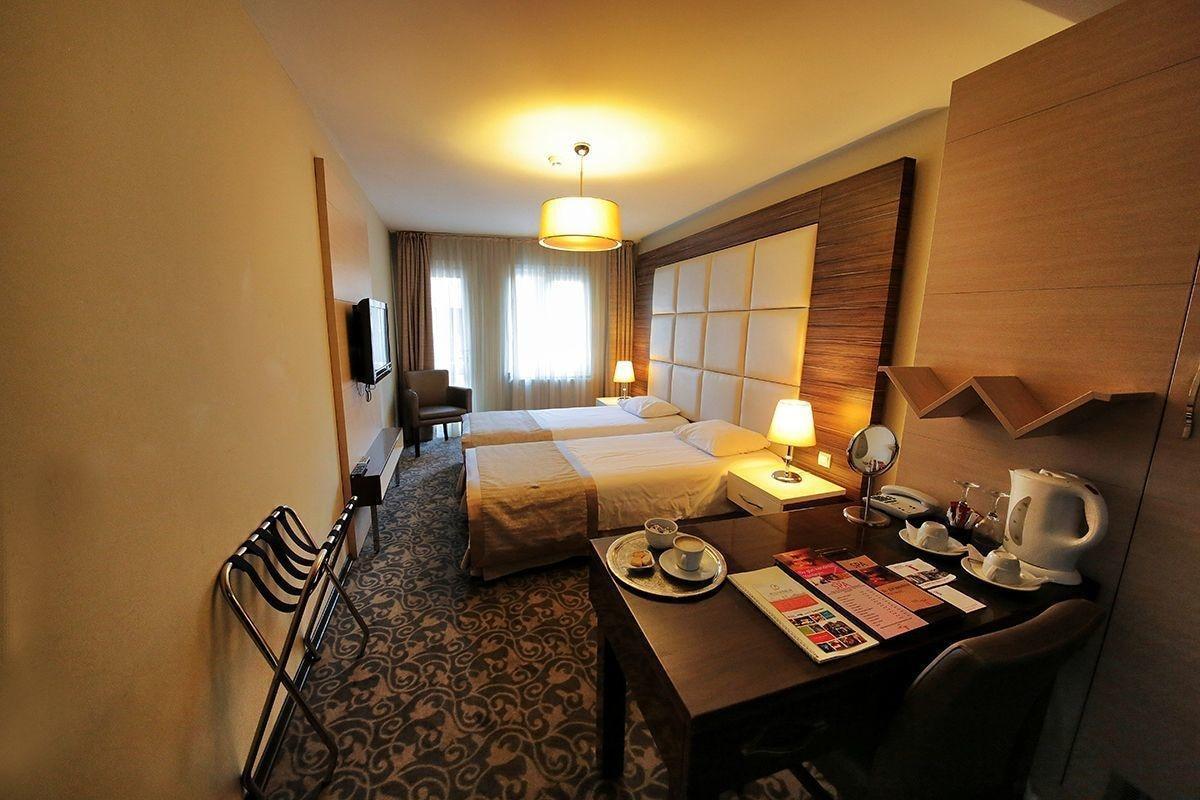 Derpa Hotel Istanbul Exteriör bild