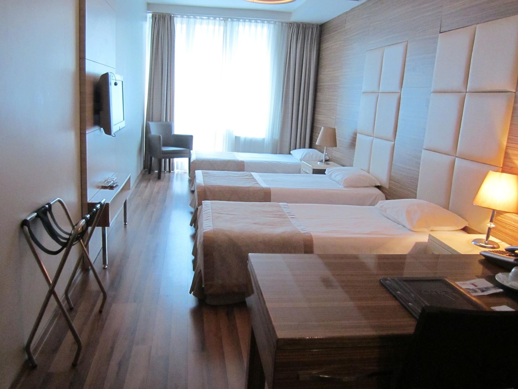 Derpa Hotel Istanbul Exteriör bild