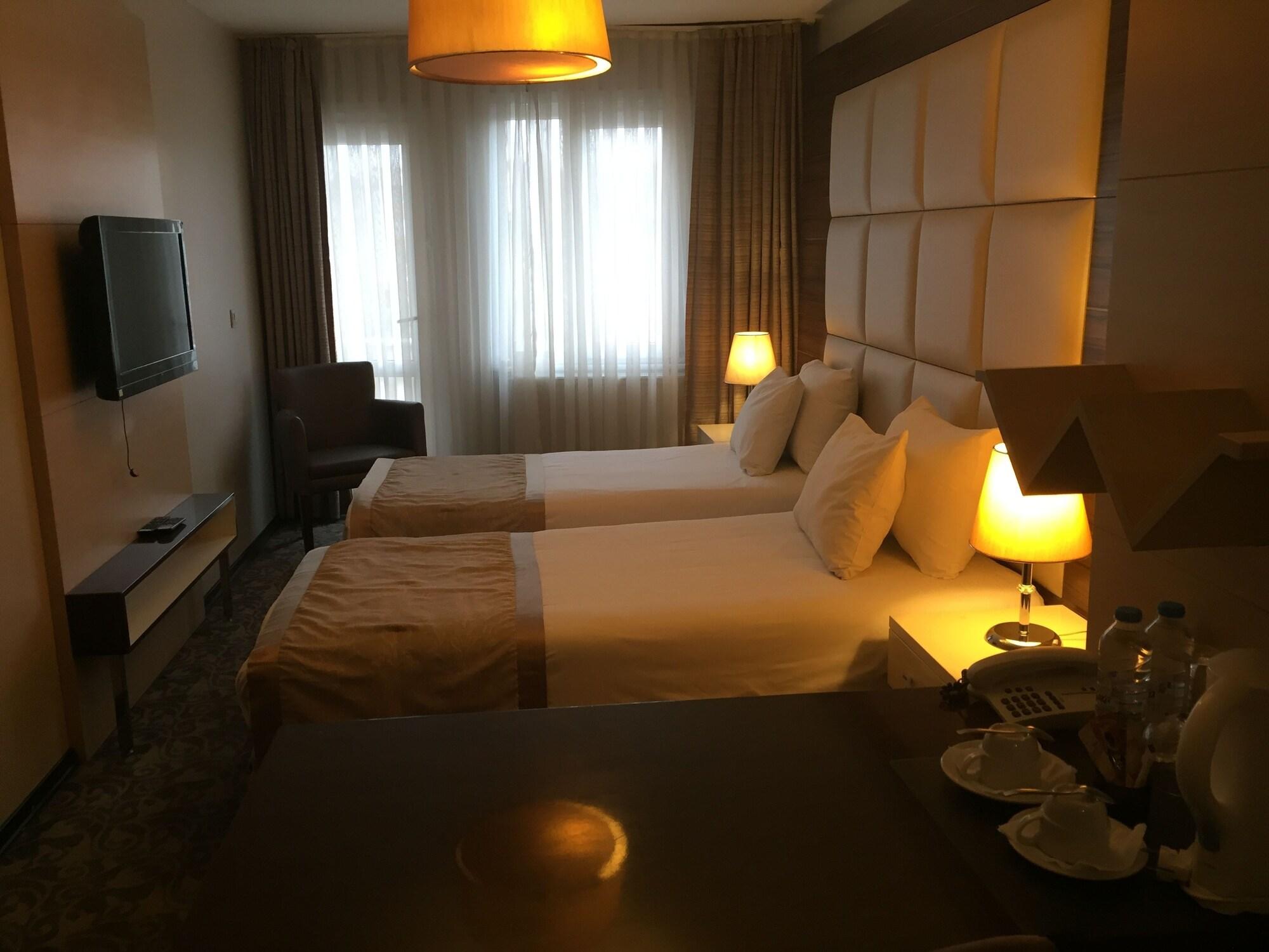 Derpa Hotel Istanbul Exteriör bild