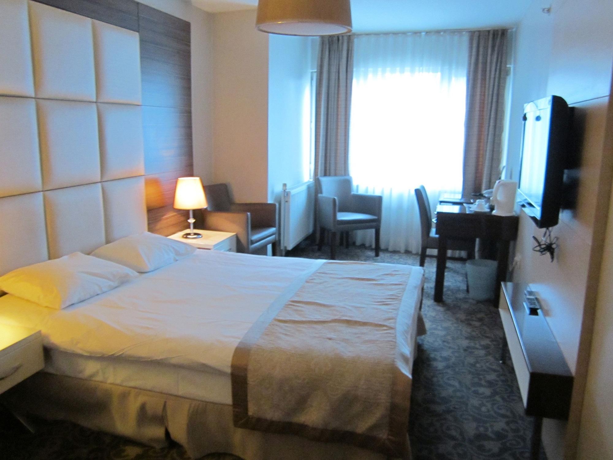 Derpa Hotel Istanbul Exteriör bild