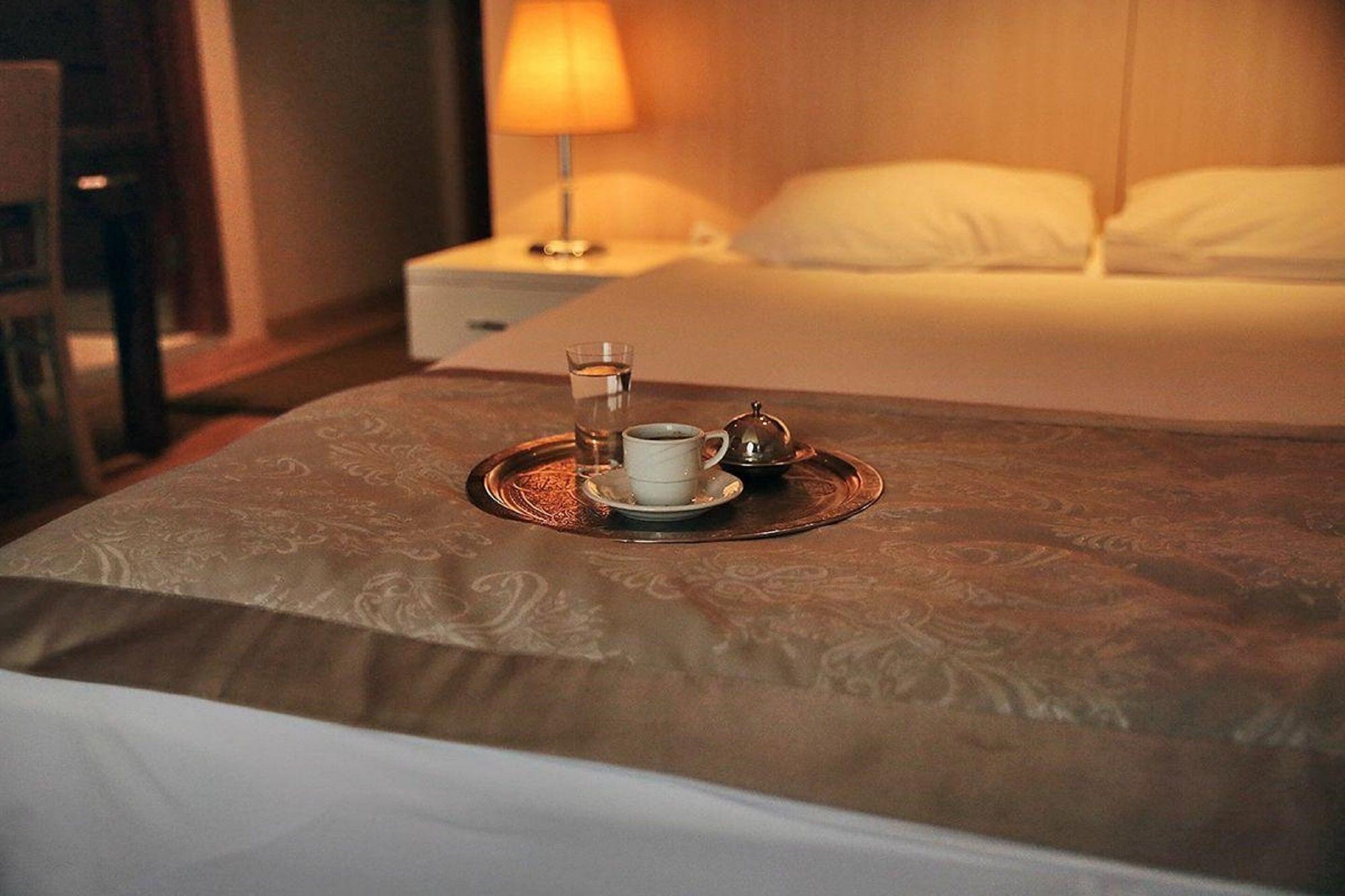 Derpa Hotel Istanbul Exteriör bild