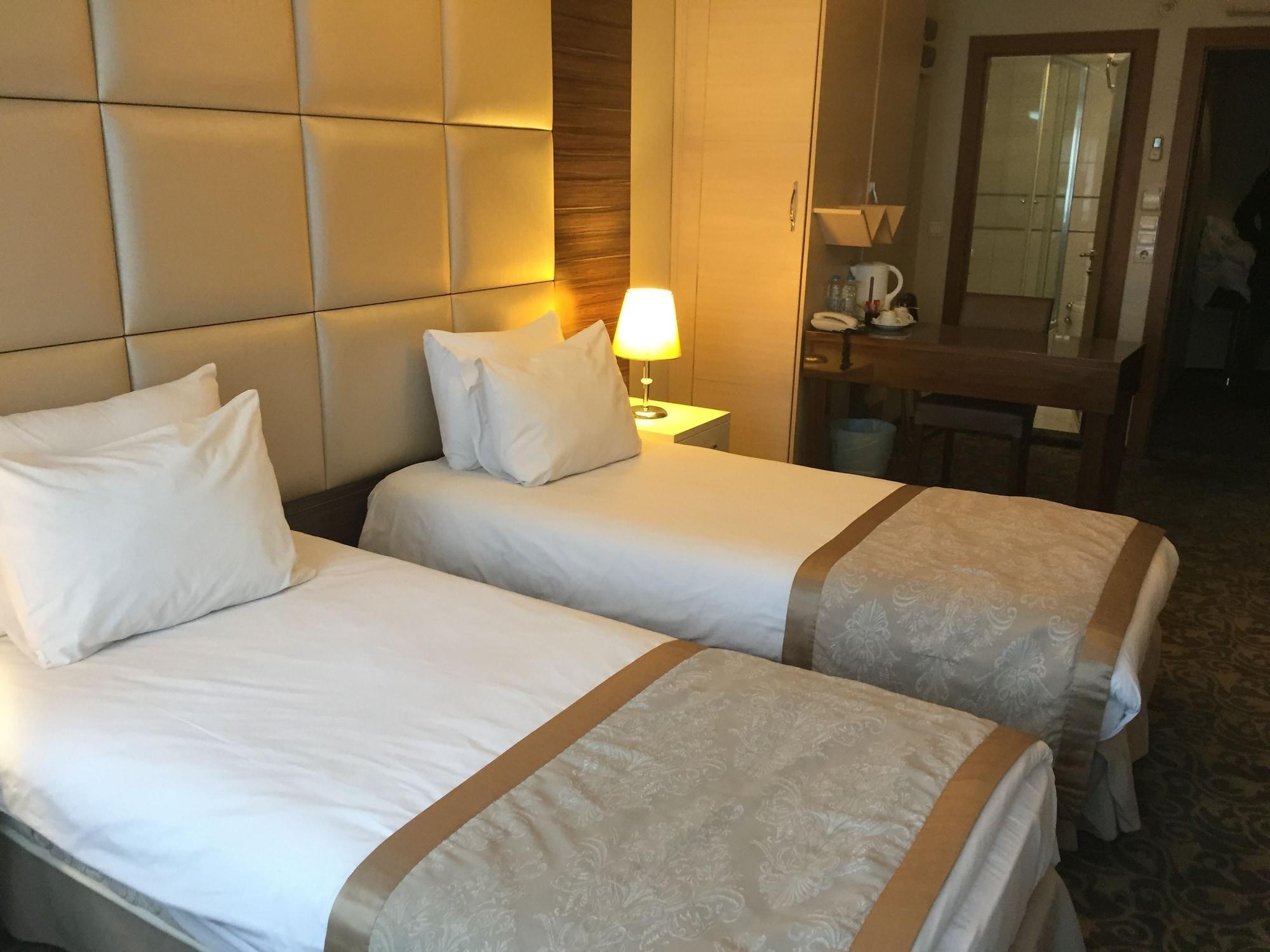 Derpa Hotel Istanbul Exteriör bild